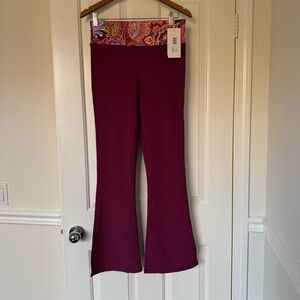 Johnny Was JW Active Ribbed Baby Bell FLARE PANTS Women's M Sandalwood Pink NWT